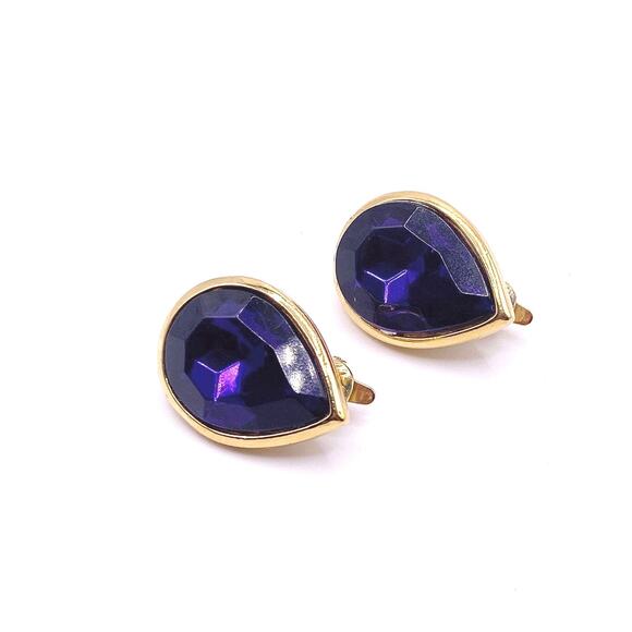 Trifari Vintage Clip On Earrings Purple Rhinestones 1 Inch long - Picture 3 of 6